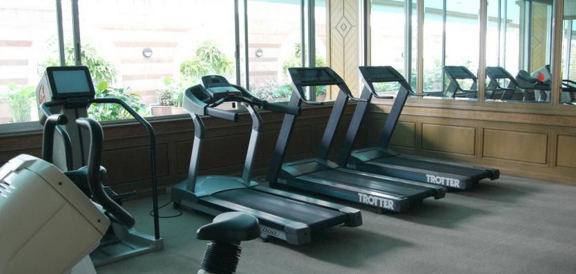 one bed condo for rent in Asoke - Gym