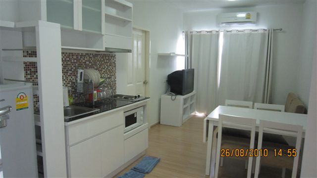 Two bed condo for rent in Rama 9 - Kitchen