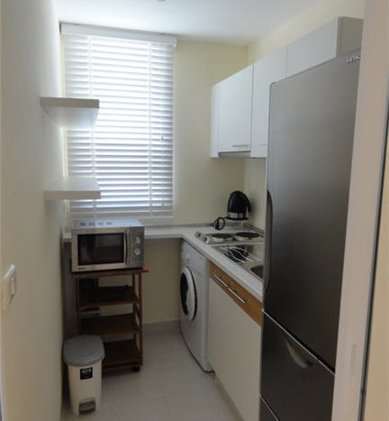 Two bed condo for rent in Ratchada - Kitchen