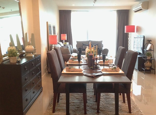 Three bedroom condo for rent in Asoke - Dining Area