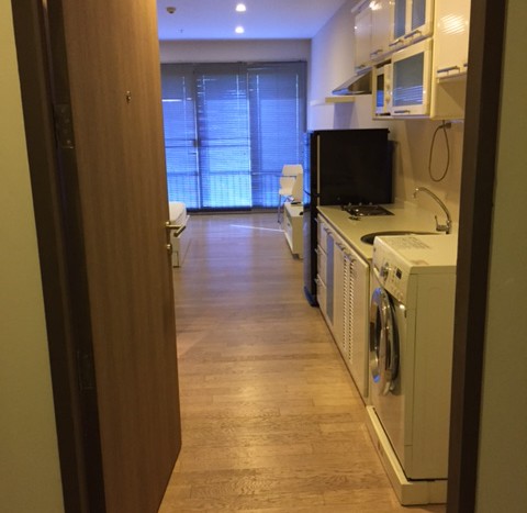 Studio for rent in Thong Lo -  Entrance