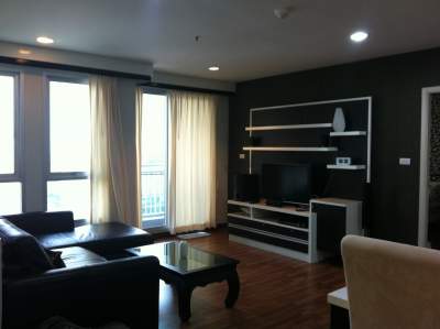 Two bed condo for rent in Ari - Living room