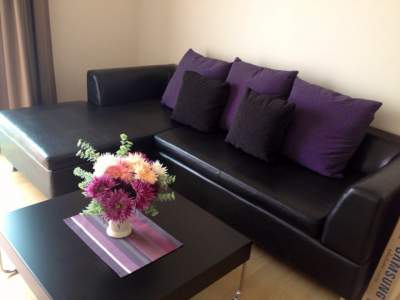 One bed condo for rent in Ari - Living room