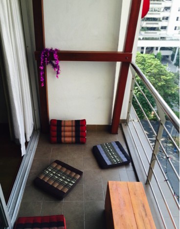 Two bed condo for rent in Asoke - Balcony