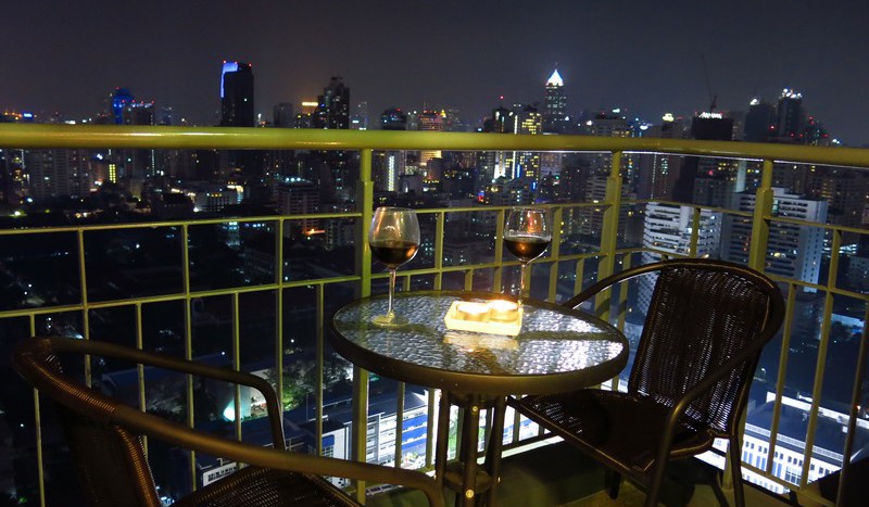 One bed condo for rent in Asoke - Balcony