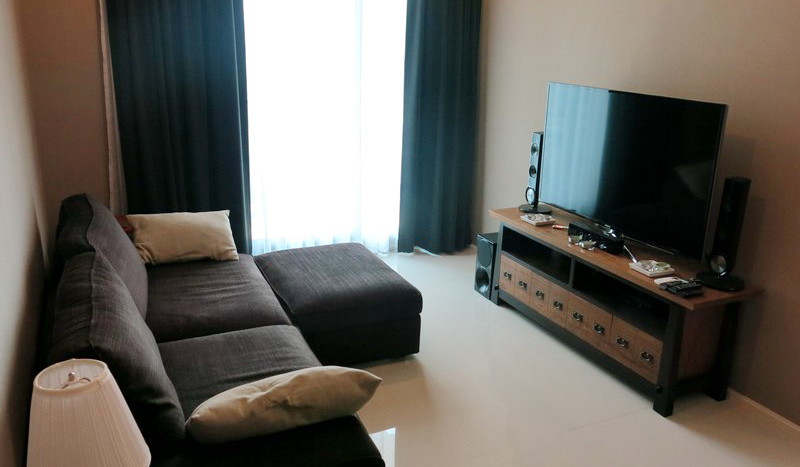 One bed condo for rent in Asoke - Living room