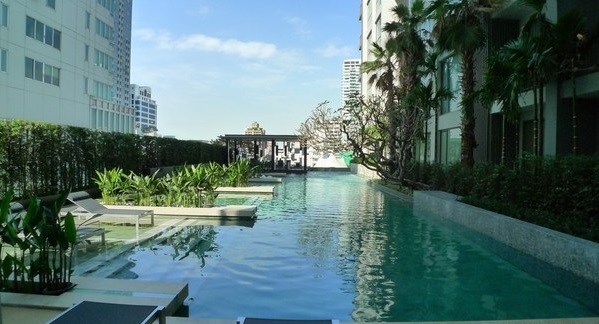 One bed condo for rent in ThongLor - Swimming pool