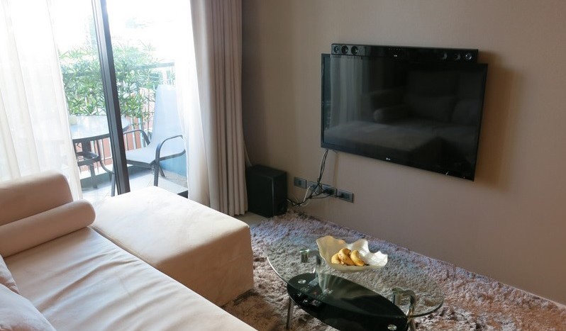 One bed condo for rent in Asoke - TV
