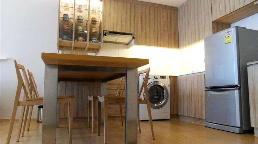 One bed condo for rent in Ari - Kitchen