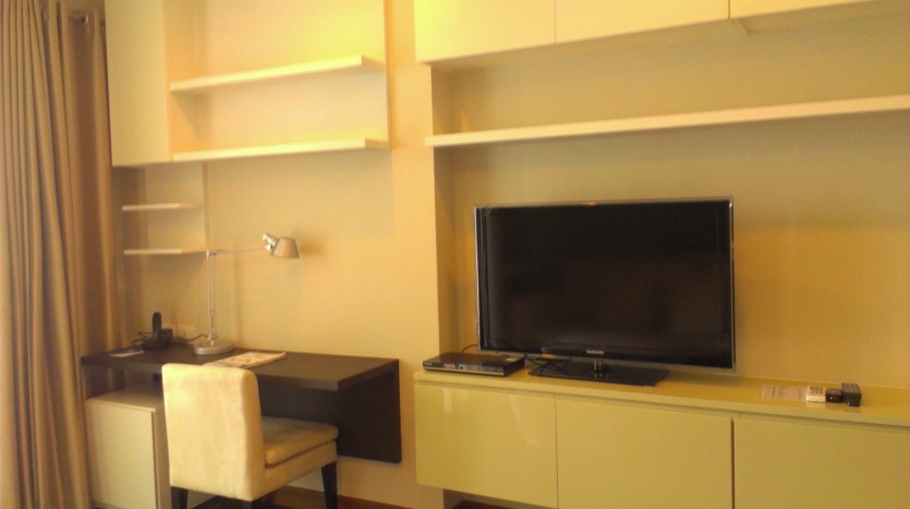 One bed condo for rent in Thong Lo - TV