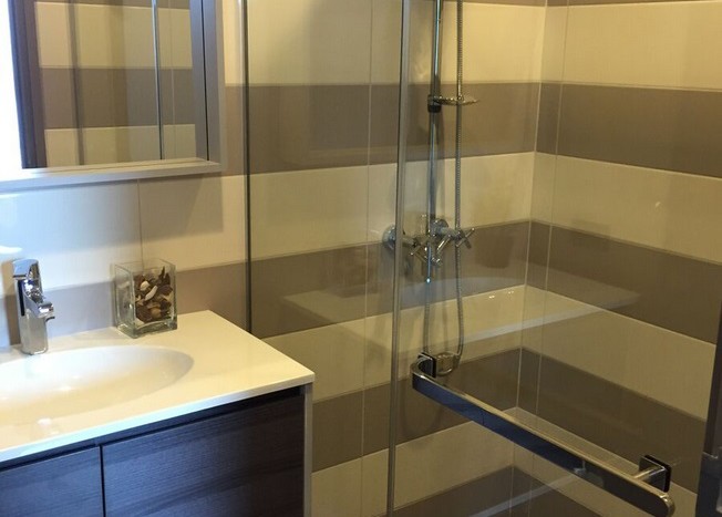 Two bed condo for rent in Ekkamai - Bathroom