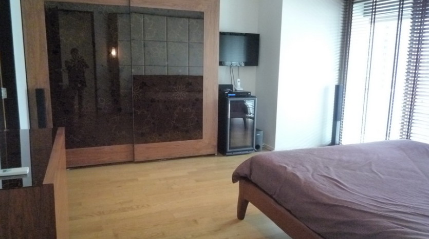 Two bedroom condo for rent in Phrom Phong - 1st bedroom storage