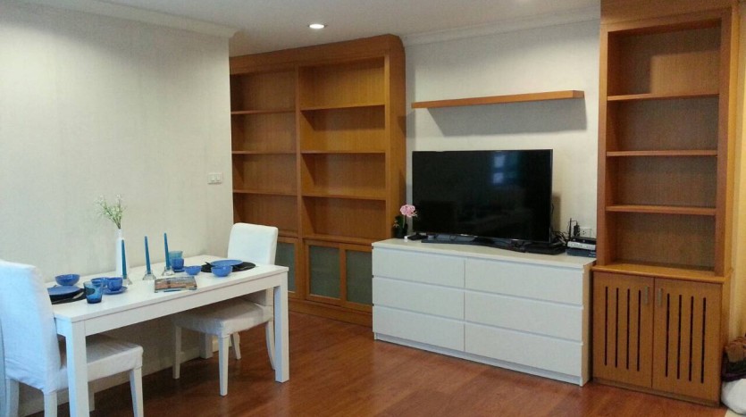 Two bedroom condo for rent in Asoke - Dining