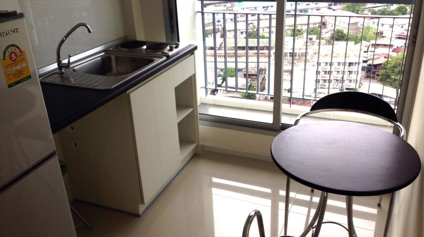 One bedroom condo for rent in Phrakanong - Kitchen