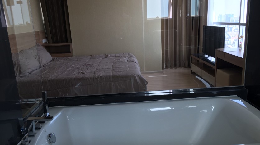 Two bedroom condo for rent in Ari - En-Suite