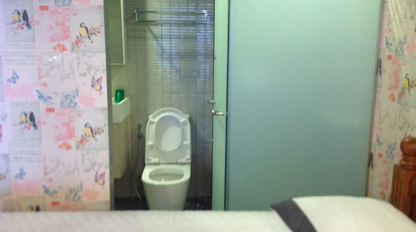 Two bedroom condo for rent in Ari - Second bathroom