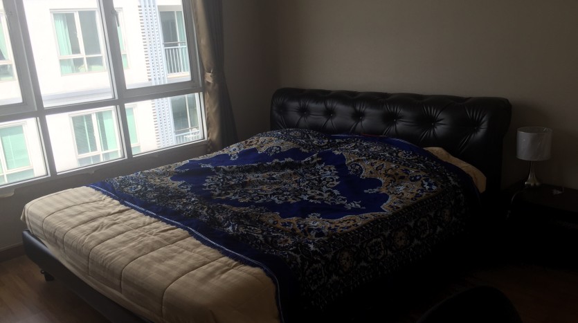 Two bedroom condo for rent in Asoke - Master bedroom