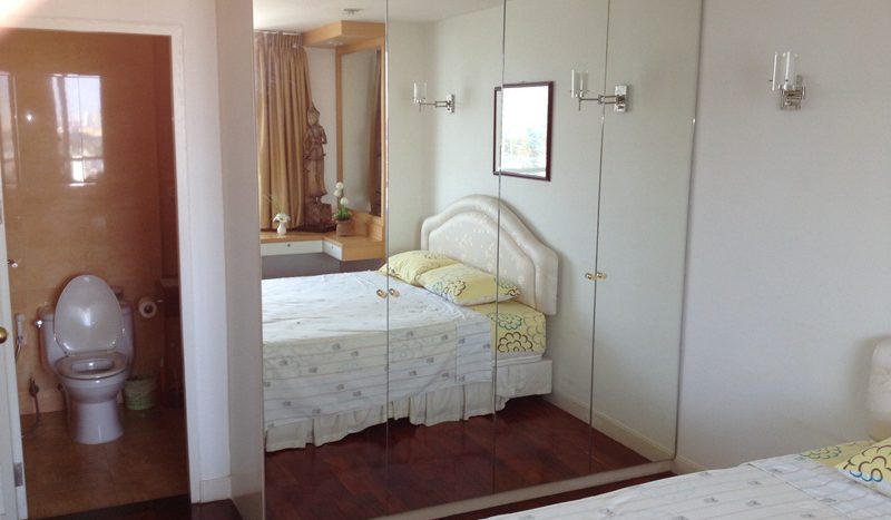 Three bedroom unit for rent in Langsuan - Second bedroom 2