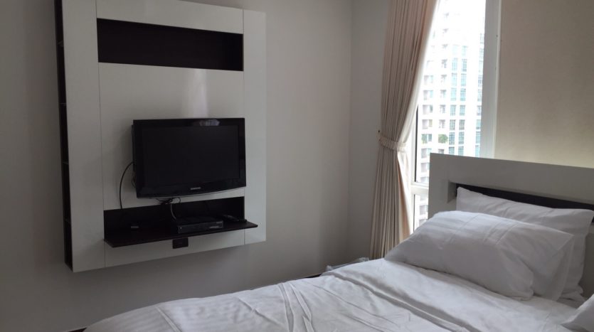 Two bedroom condo for rent in Rajadamri - TV