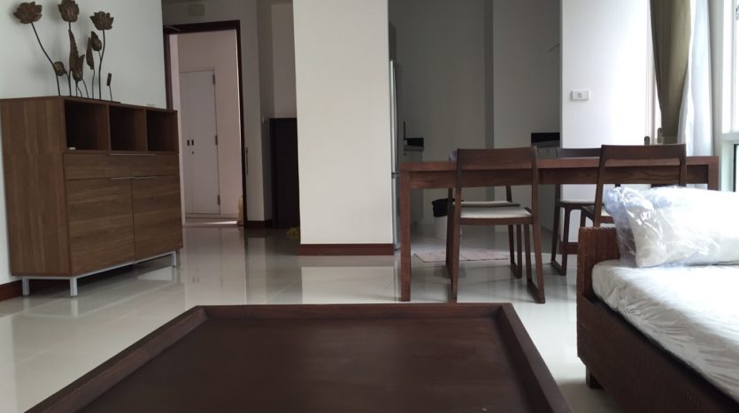 Two bedroom condo for rent in Rajadamri - Living room