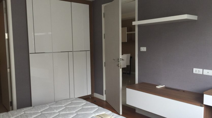 Two bed condo for rent in Ekamai - Master bedroom