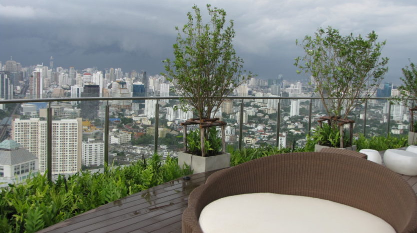 One bedroom condo for rent in Phrakanong - Roof deck