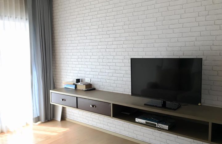 One bedroom condo for rent in Ari - TV