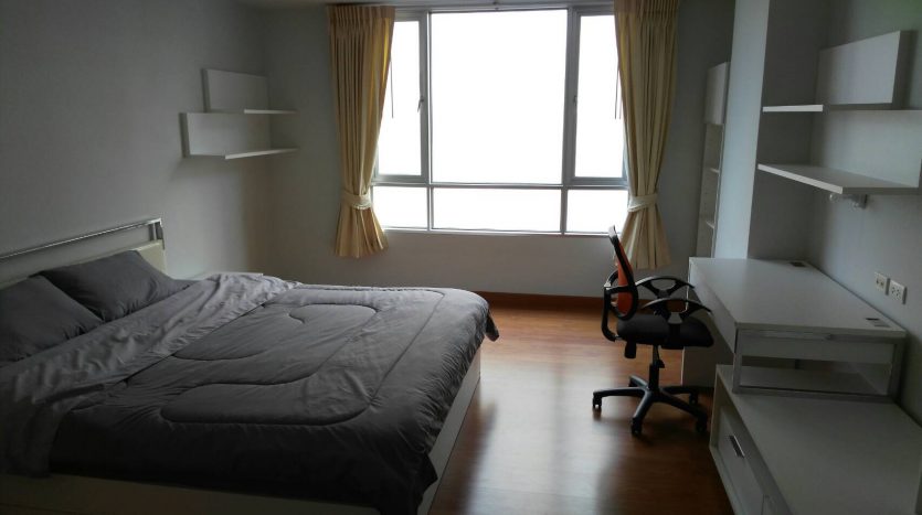Two bedroom condo for rent in Ari