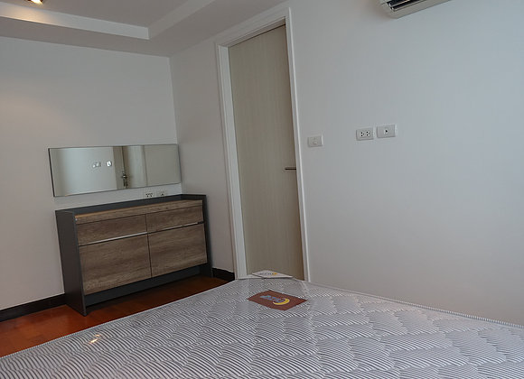 Three bedroom penthouse for rent in Ekamai - Second bedroom