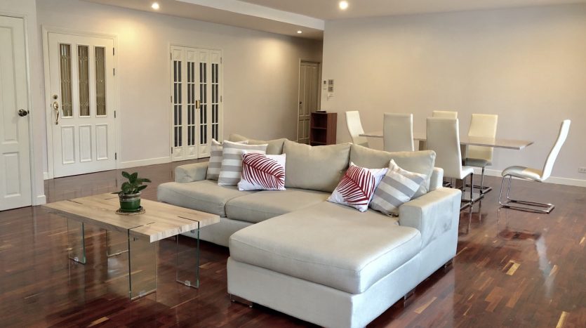 Apartment for rent on Soi Ari 3 - Living room