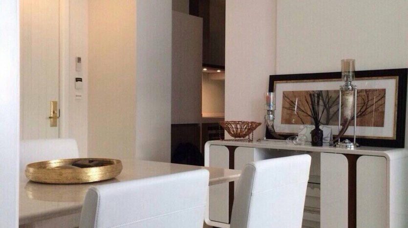 Two bedroom condo for rent in Langsuan - Dining area
