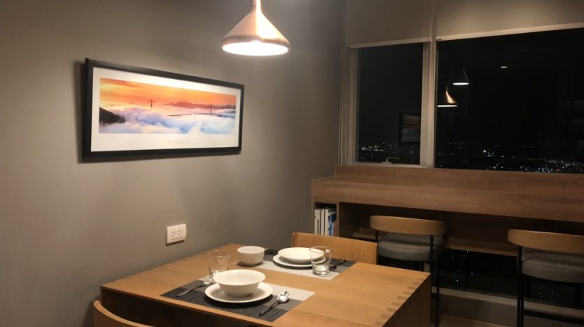 One bedroom condo for rent in Ari - Dining table