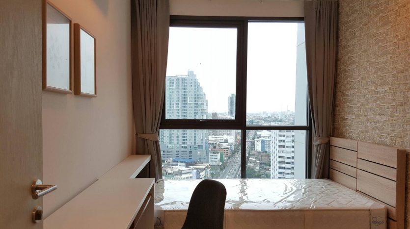 Two bedroom condo for rent in Ratchathewi - Second bedroom
