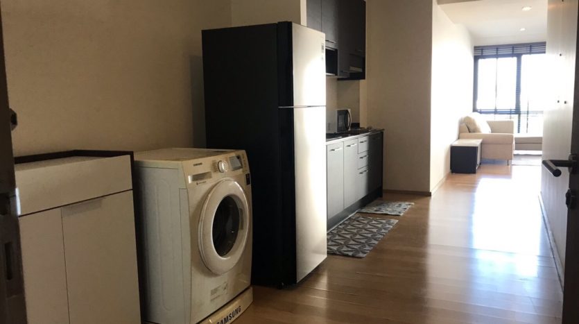 One bedroom condo for rent in Ari - Washing machine