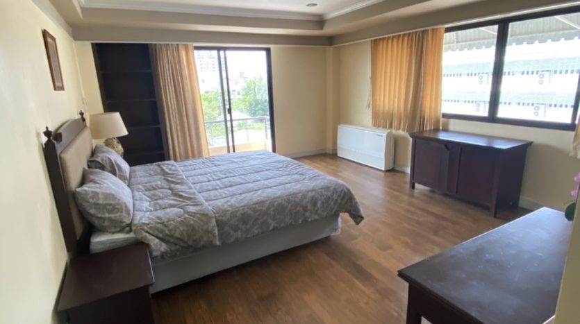Three bedroom condo for rent in Ari - Bedroom