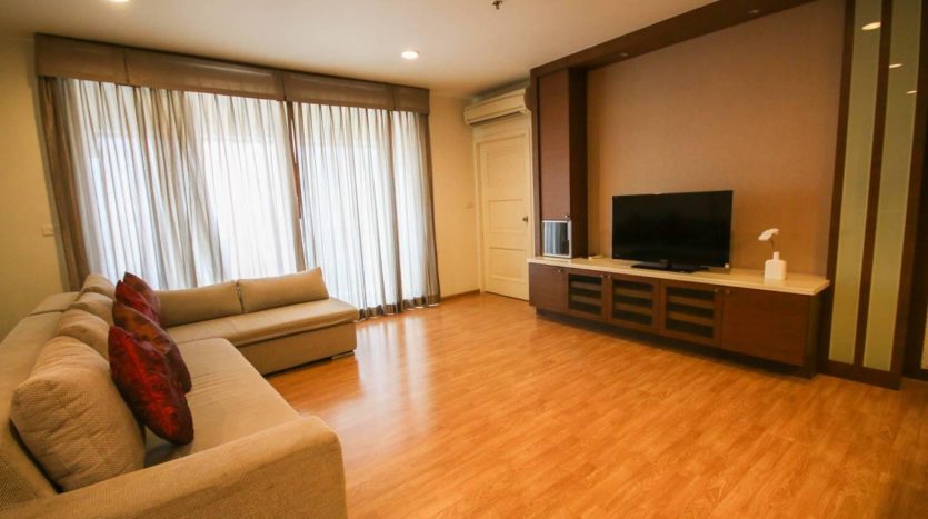 One bedroom unit for rent in Ari - TV