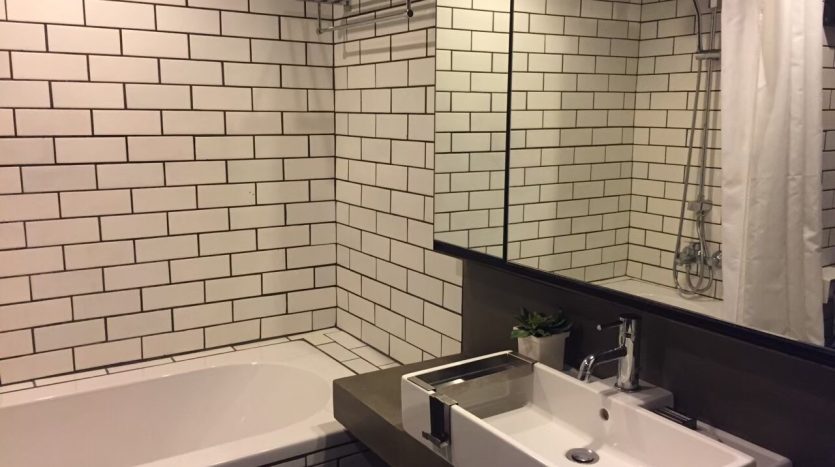 Studio for rent in Thonglor - Bathroom