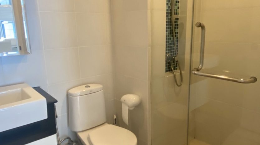 Two bedroom property for rent in Ari - Bathroom