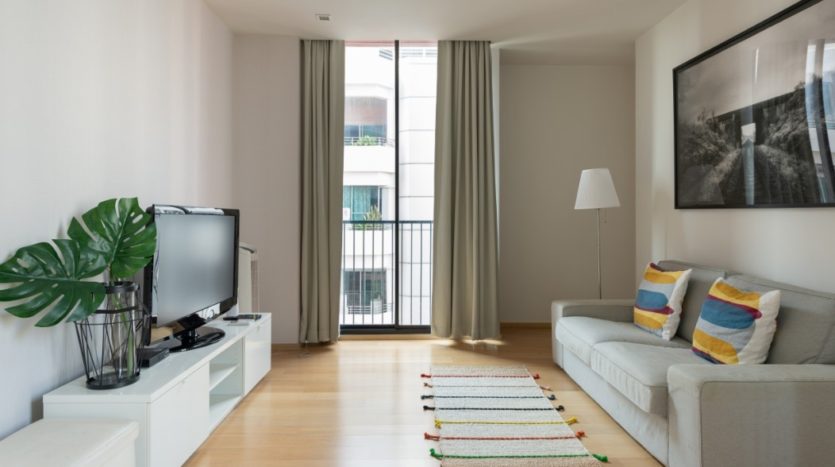 One bedroom condo for rent in Ari - Living room