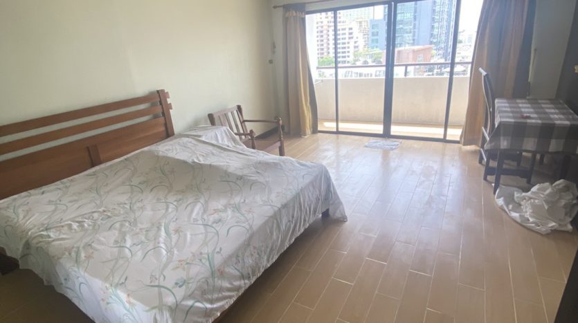 one bedroom condo for rent in Ari - Bedroom