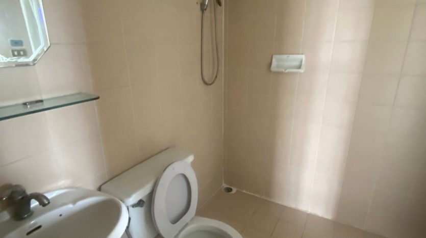 Two bedroom apartment for rent in Ari - Guest bathroom