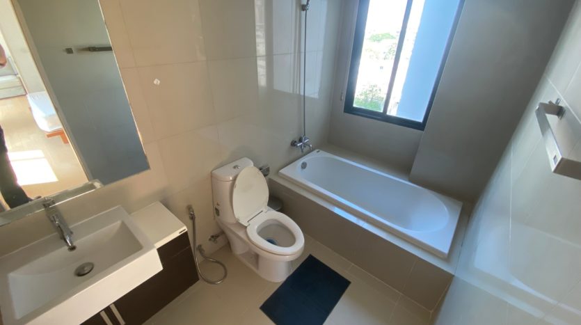 Two bedroom condo for rent in Ari - Bathroom