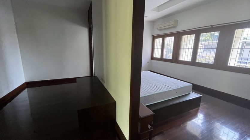 house for rent in Ari - master bedroom