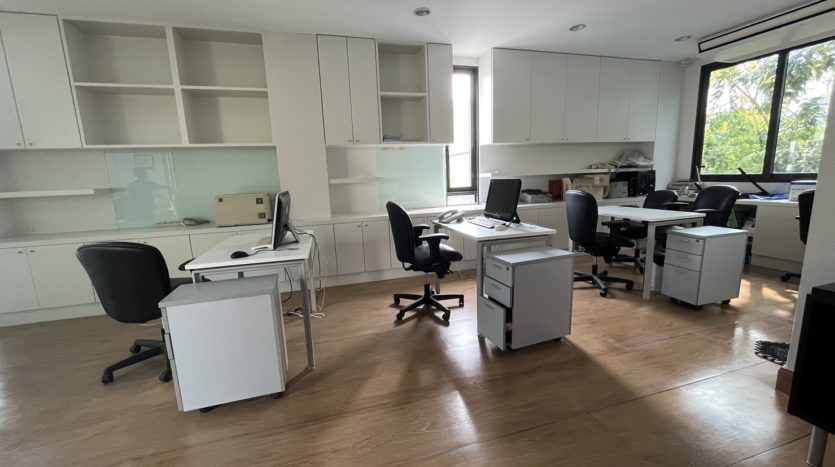 Home office for rent in Ari - Office