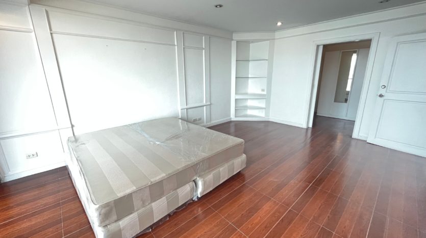 Condo for rent in Bangkok - Master bedroom 2