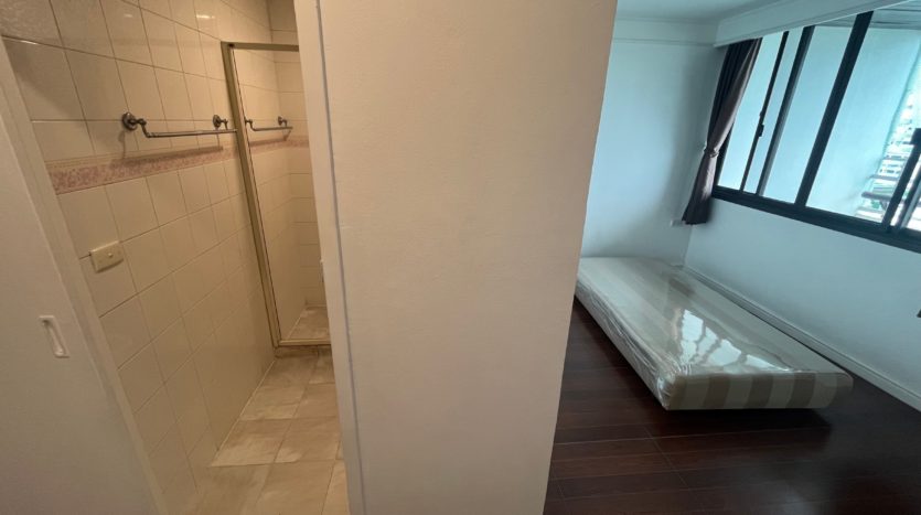 Condo for rent in Bangkok - Maids room