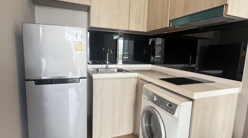 Two bedroom condo for rent in Ari Bangkok - Kitchen