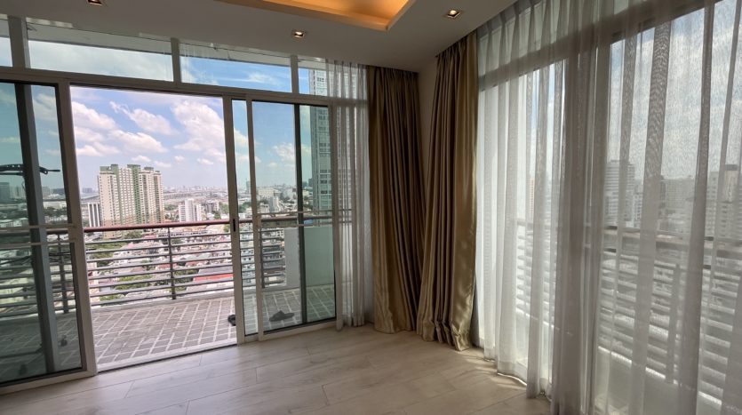 Two bedroom condo for rent in Ari, Bangkok - Work station