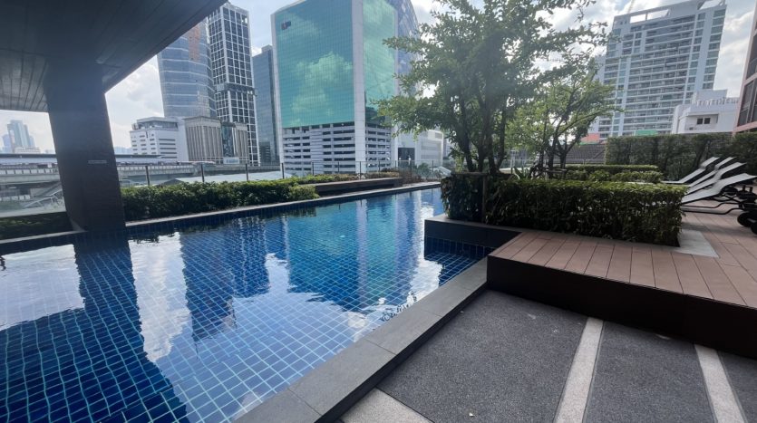 One bed condo Ari, Bangkok - Pool