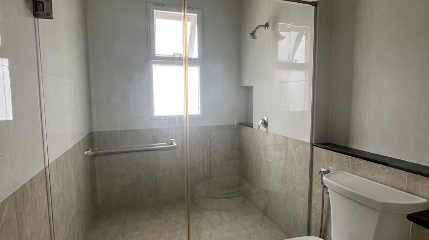 House for rent in Ari - Second Bathroom
